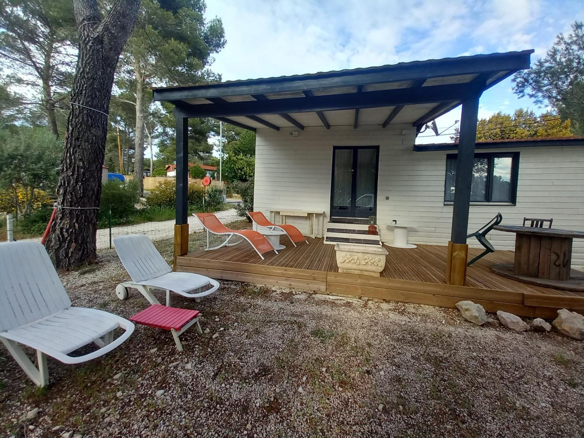 Mobilhome A Deux Pas Du Circuit Du Castellet Avec Terrasse Vue Mer Le Castellet  Exterior foto